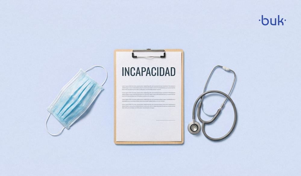 Portapapeles con hoja de incapacidad, cubrebocas y estetoscopio para el trámite del IMSS por COVID.